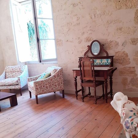 Logis Des Lugats, Gite De Charme La Réole Exterior foto